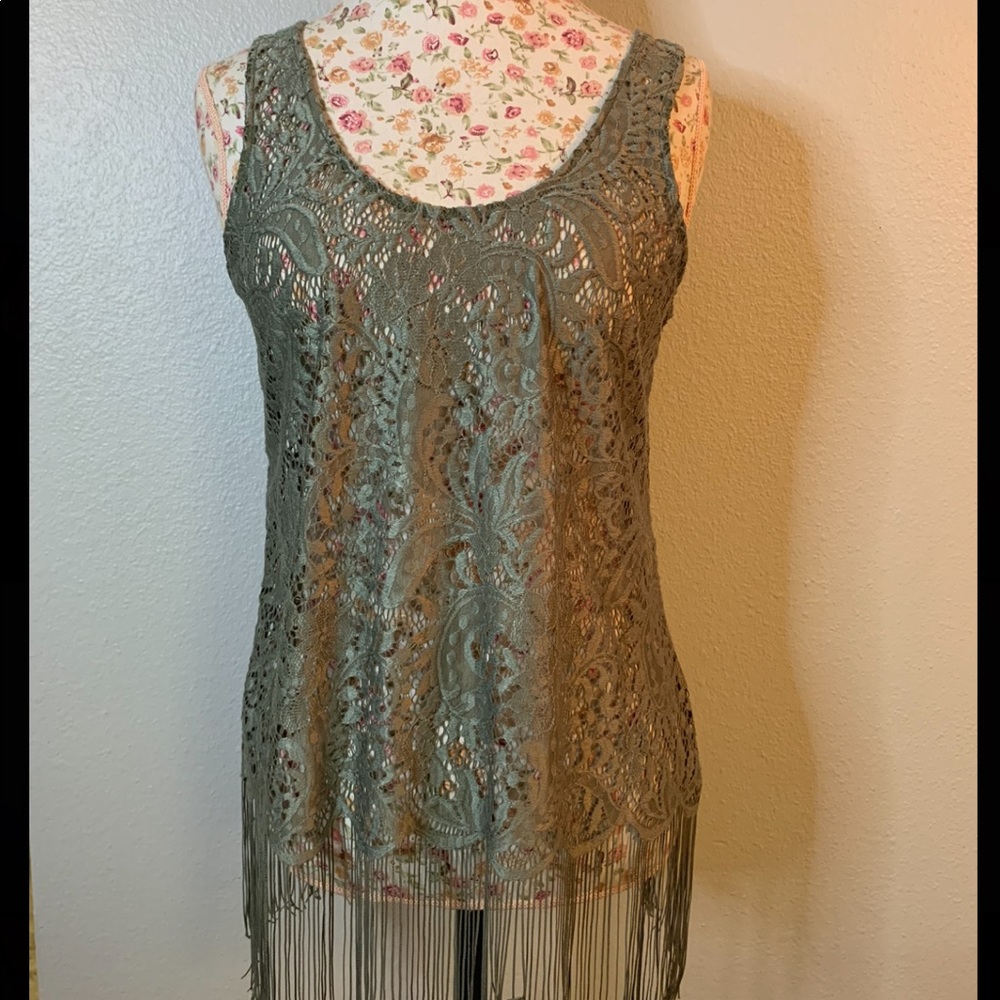 BKE Red by Buckle olive lace w/ fringe top